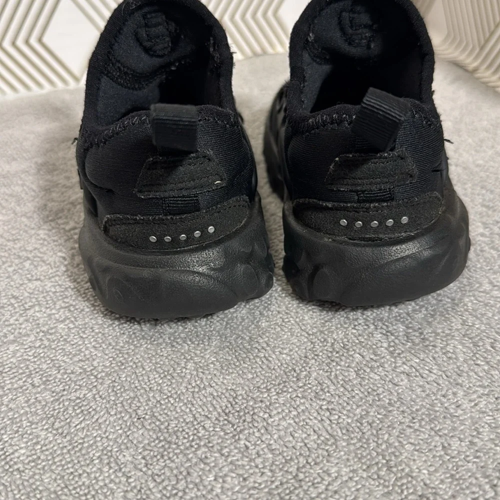 Nike Presto sneakers toddler size 5 Black‎ Sneaker shoe Durable  slip on